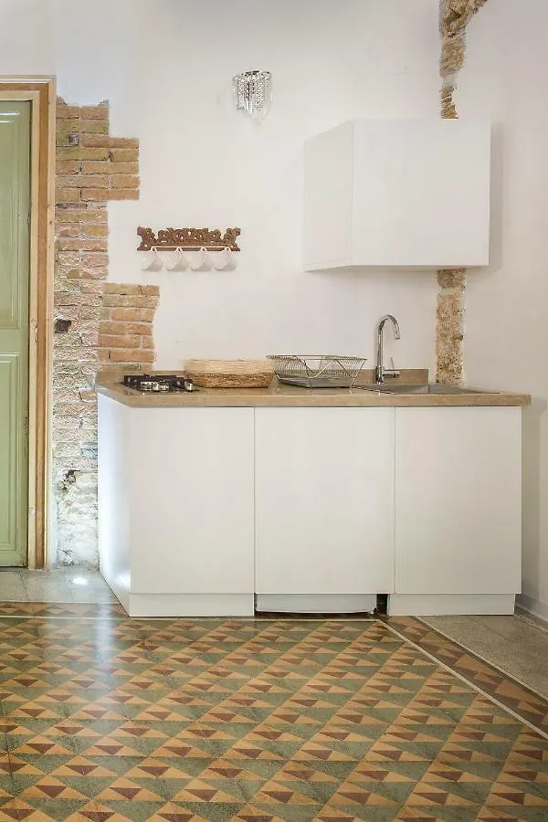 Stylish Home In Front Of Casa Professa Palermo Apartment