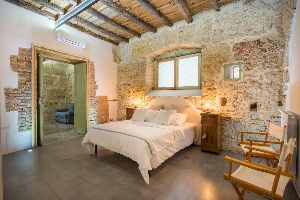 Stylish Home In Front Of Casa Professa Palermo Italy