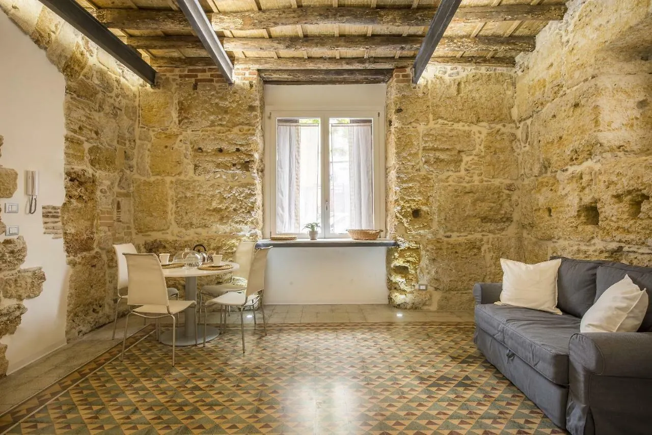Stylish Home In Front Of Casa Professa Palermo Apartment