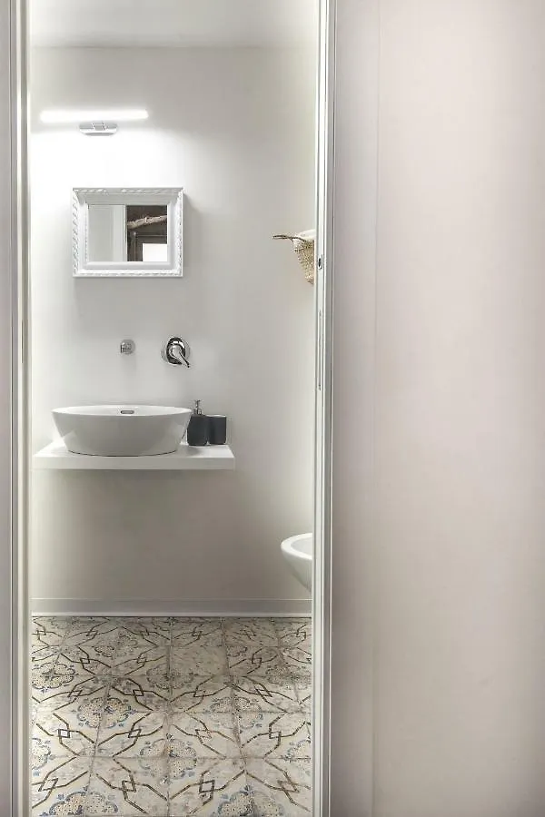 Stylish Home In Front Of Casa Professa Palermo Italy
