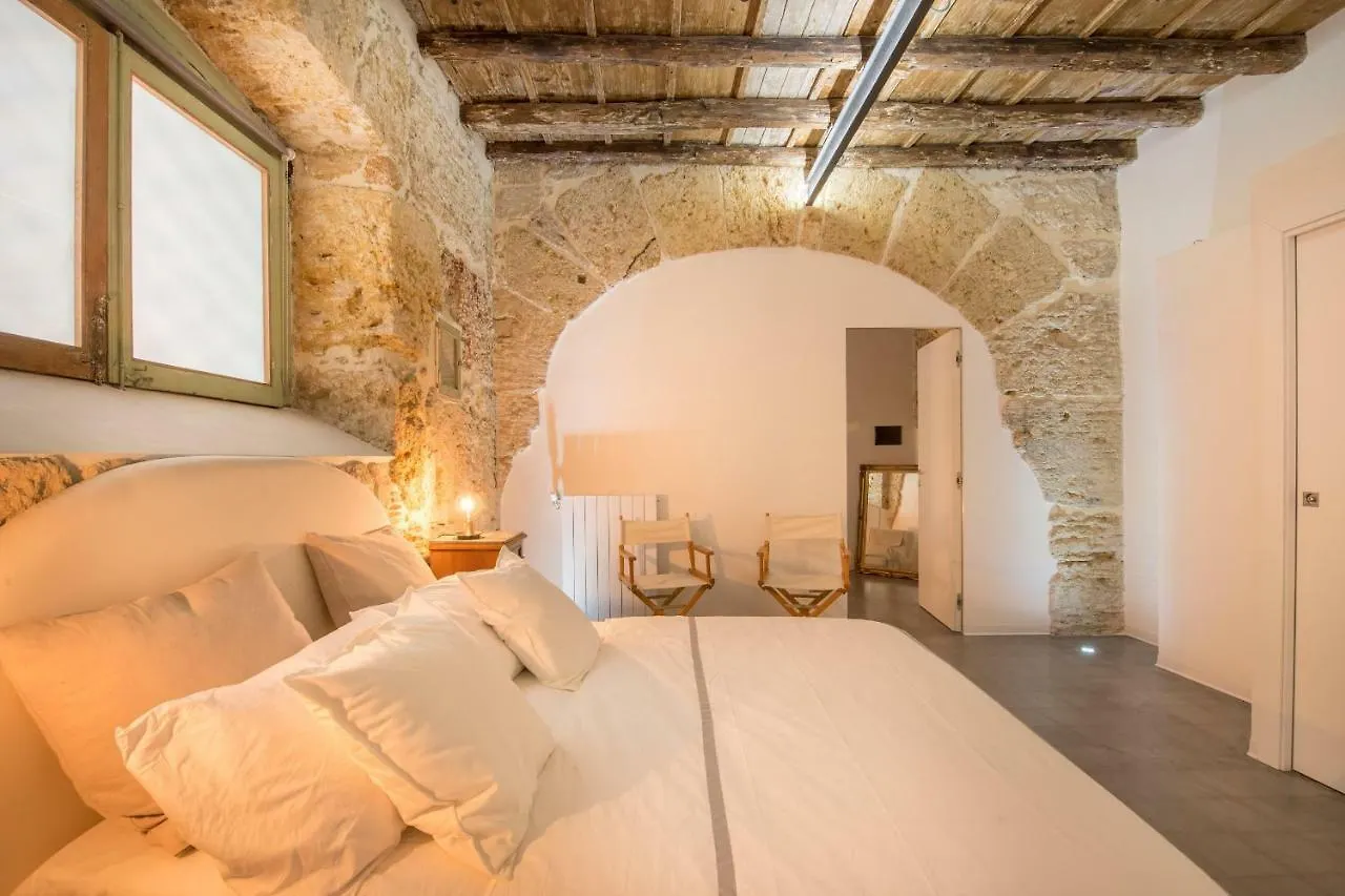 Stylish Home In Front Of Casa Professa Palermo Apartment